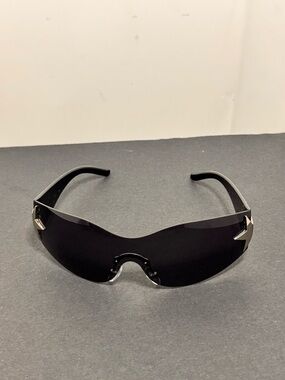 Women's Black Shield Sunglasses with Minimalist Star Accents